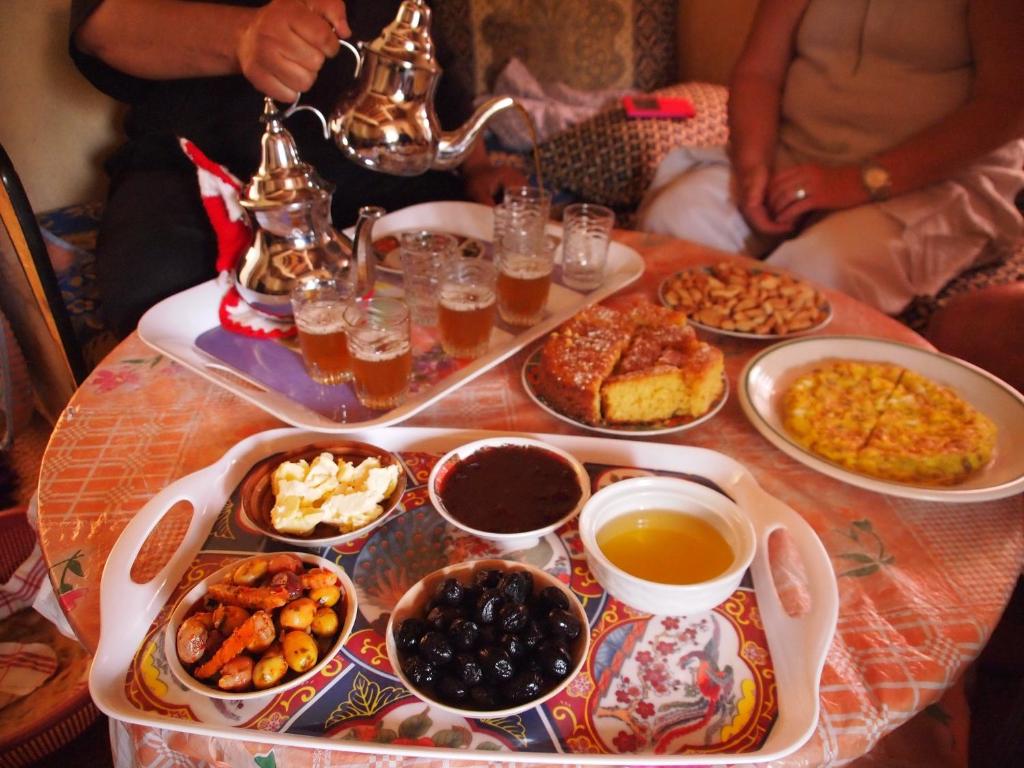 Jídlo v hostelu nebo okolí