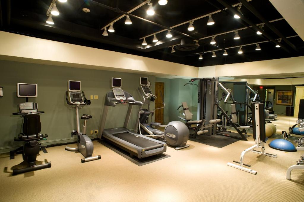 Fitness centrum a/nebo fitness zařízení v ubytování Vail's Mountain Haus at the Covered Bridge