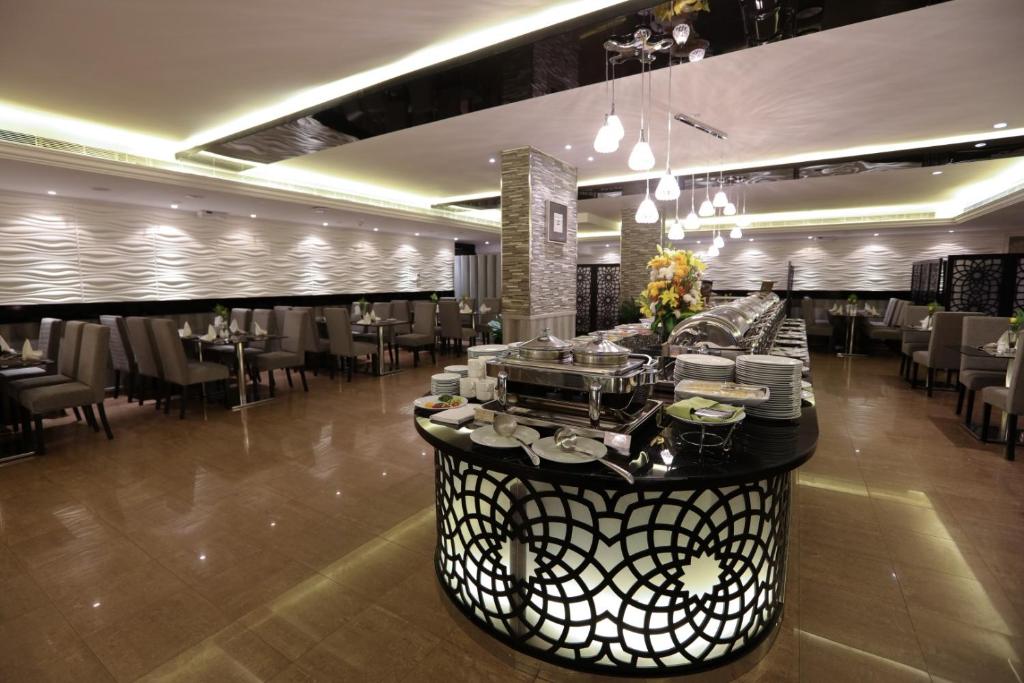 Restaurace v ubytování Continent Al Waha Hotel Riyad