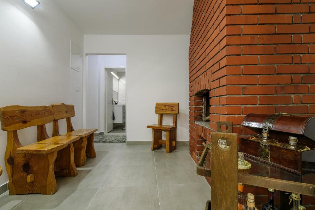 Posedenie v ubytovaní House Niko