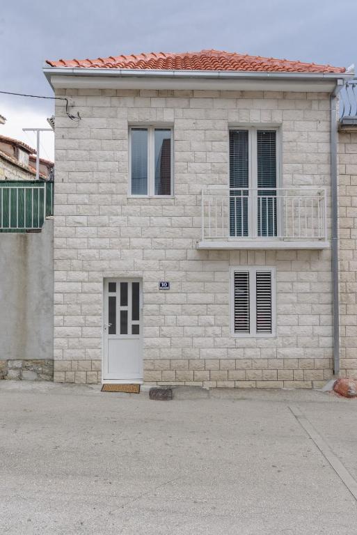 Budova, v ktorej sa apartmán nachádza