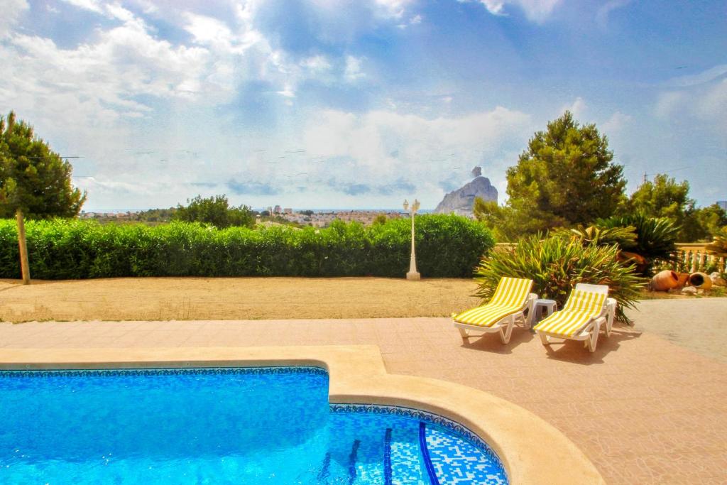Bazén v ubytování Estrelizia - pretty holiday property with garden and private pool in Calpe nebo v jeho okolí