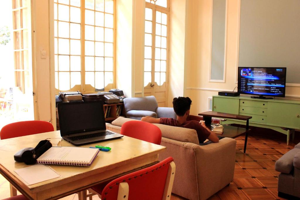 TV a/nebo společenská místnost v ubytování Hostal R10