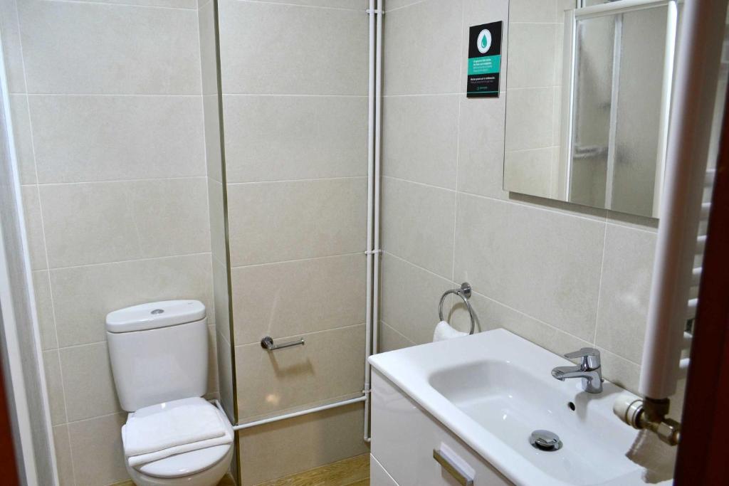 Koupelna v ubytování Apartamentos Alda Santa Cristina