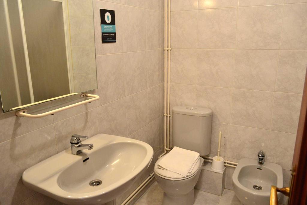 Koupelna v ubytování Apartamentos Alda Santa Cristina