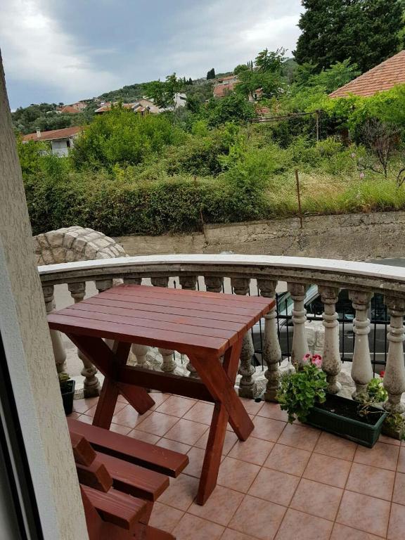 Balkón nebo terasa v ubytování Apartments Astel