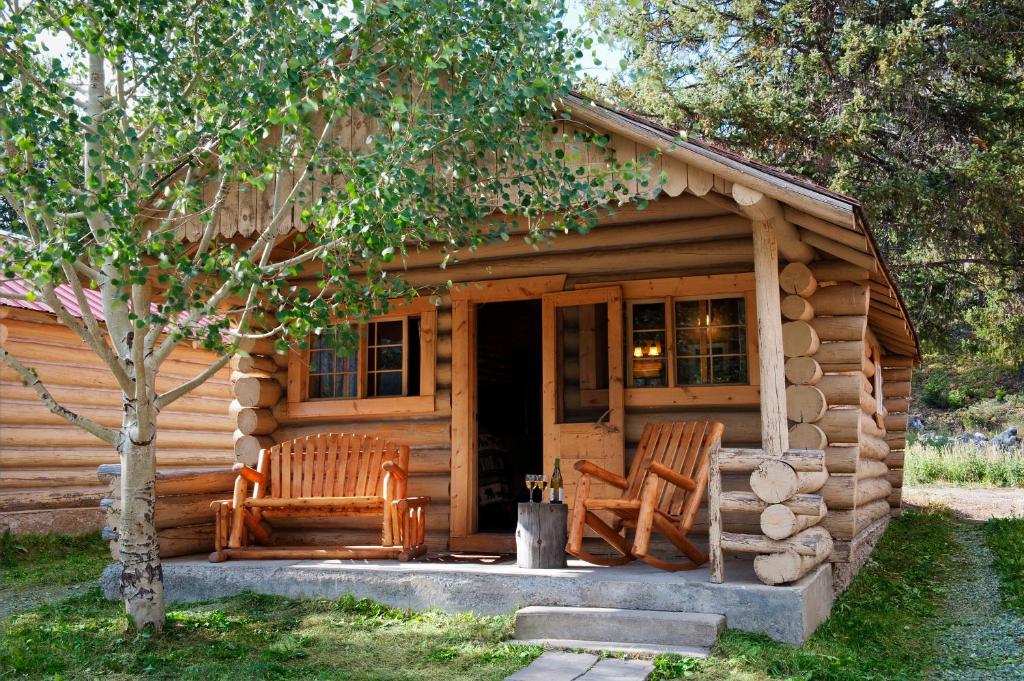 Silver Gate Lodging