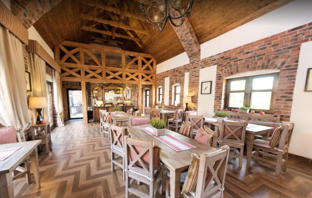 Restaurace v ubytování Folwark Białych Bocianów