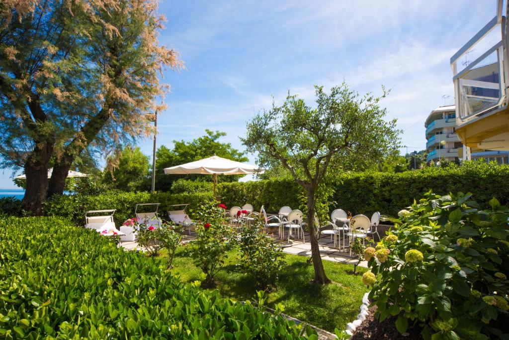 Zahrada ubytování Hotel Adler