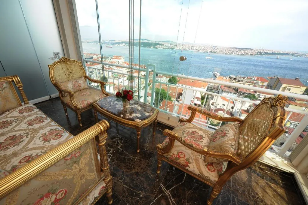 Maroon Bosphorus, Istanbul, Turkey