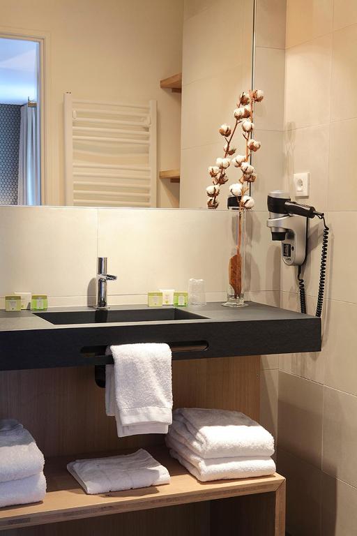 Fotografie z fotogalerie ubytování Logis Hotel de la Nivelle v destinaci Saint-Pée-sur-Nivelle