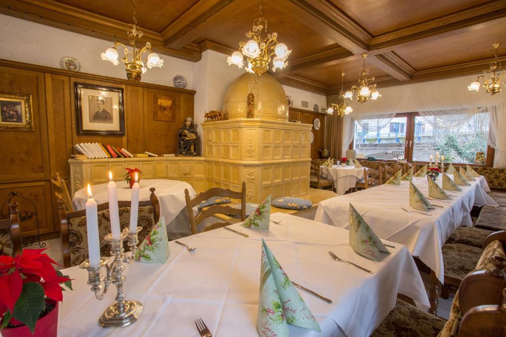 Restaurace v ubytování Hotel Hirsch