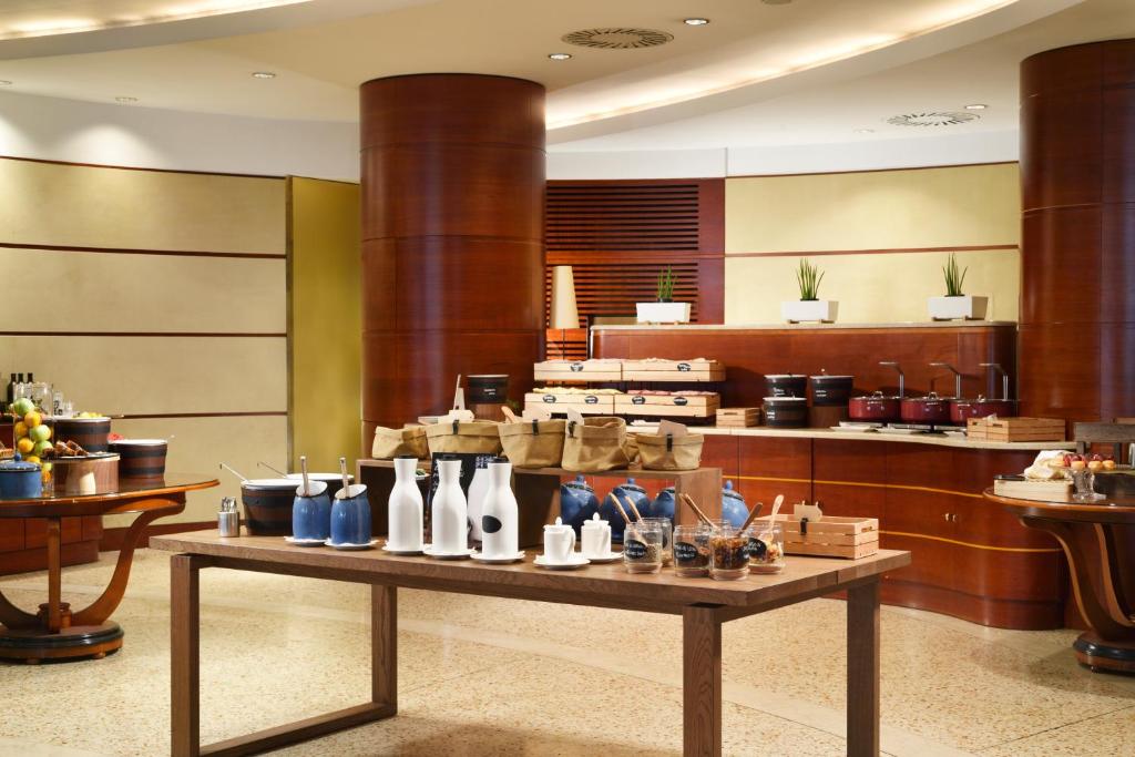 UNA Hotels Cusani Milano - Resim 36