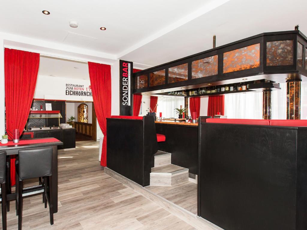 Lounge nebo bar v ubytování DORMERO Hotel München-Kirchheim Messe