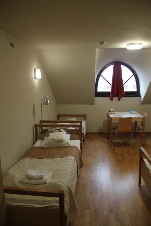 Dom Gości Opactwa Benedyktynów - Quadruple Room