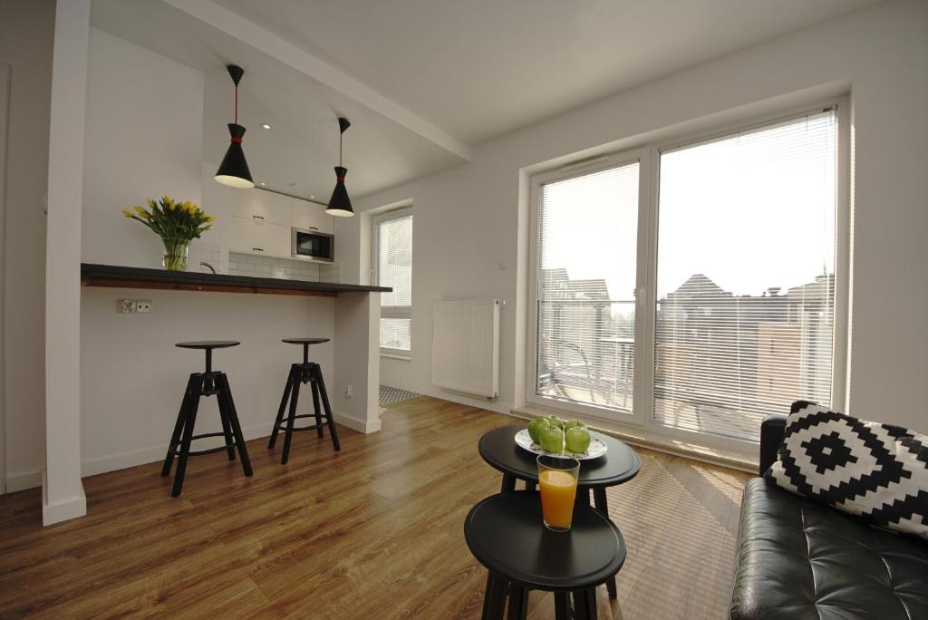 Holidays Home Apartamenty Chmielna - Studio Apartment With Balcony