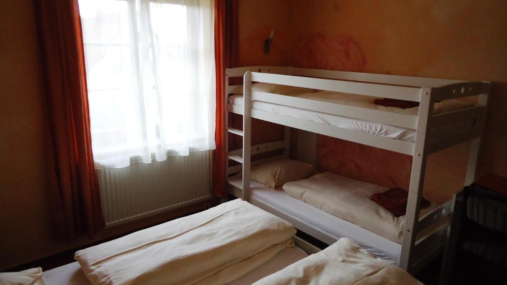 Hotel Krone - Quarto Duplo Com Beliche (2 Adultos + 2 Crianças)