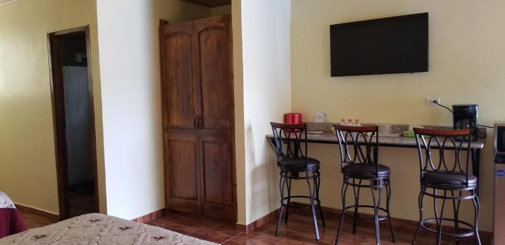 TV a/nebo společenská místnost v ubytování B&D Lodgings