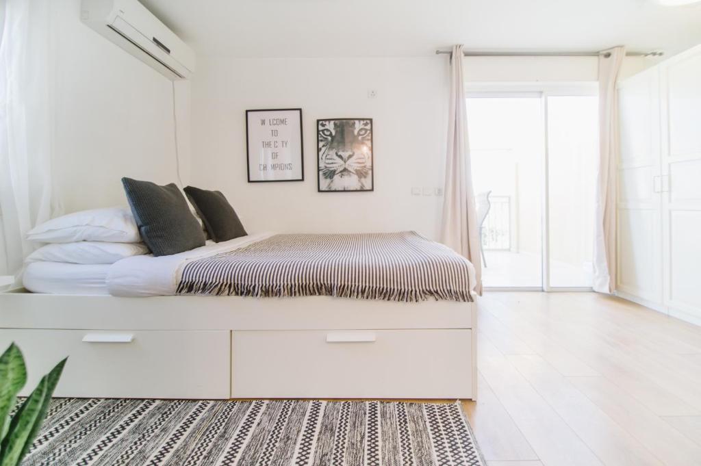 Ben Yehuda Rooftop Apartments - Apartment With Balcony