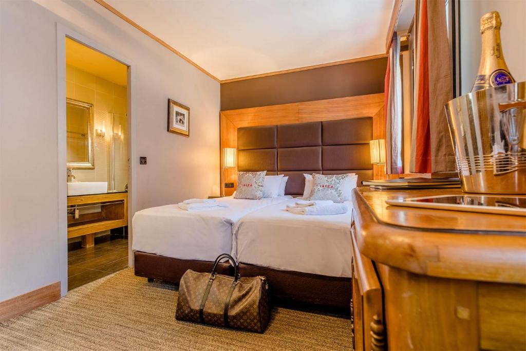 Madame Vacances Hôtel et Spa Ibiza - Habitación Triple (2 Adultos + 1 Niño)