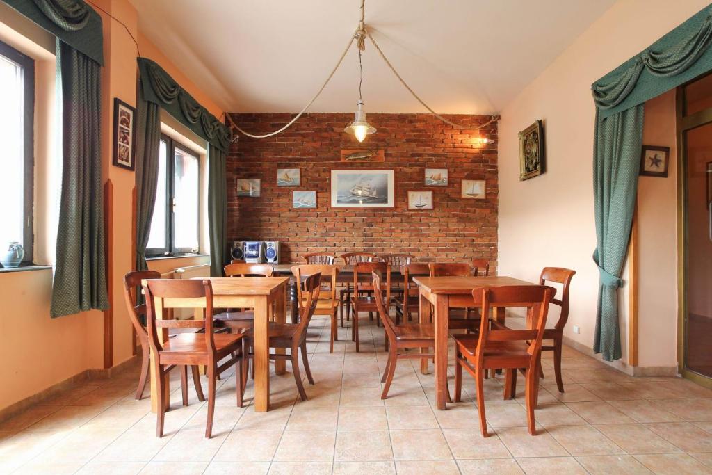 TV a/nebo společenská místnost v ubytování Hotel Laguna Slapy