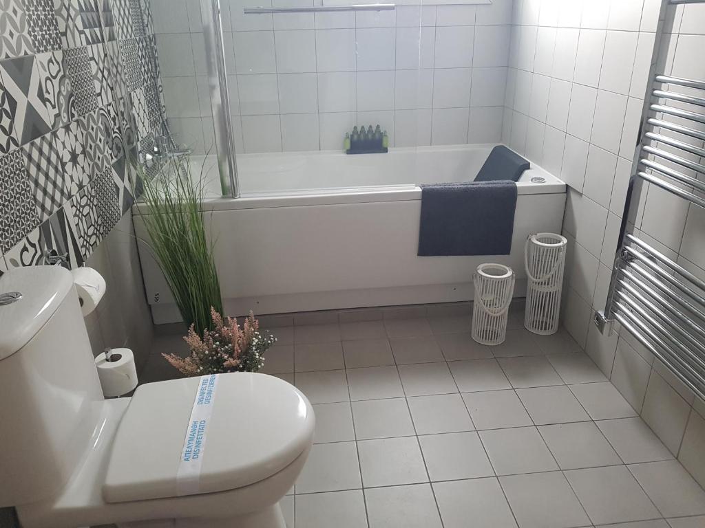 Koupelna v ubytování Evmelia Kakopetria Suites
