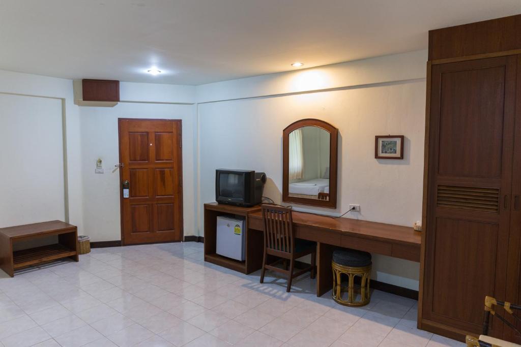 TV a/nebo společenská místnost v ubytování Forum House Hotel Krabi