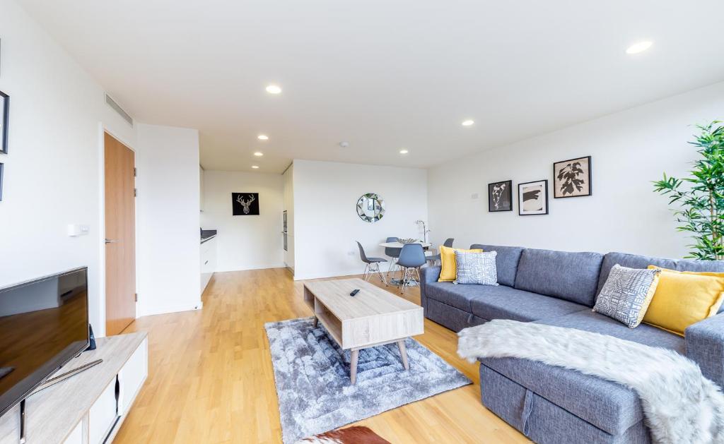 Posezení v ubytování 1 Bedroom Stylish Apartment near Regents Park FREE WIFI & AIRCON by City Stay Aparts London