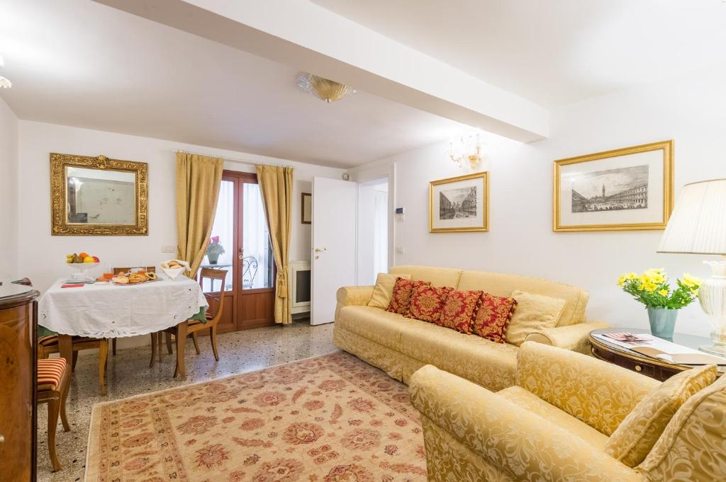 Ca' dei Cuori on the Grand Canal - 9