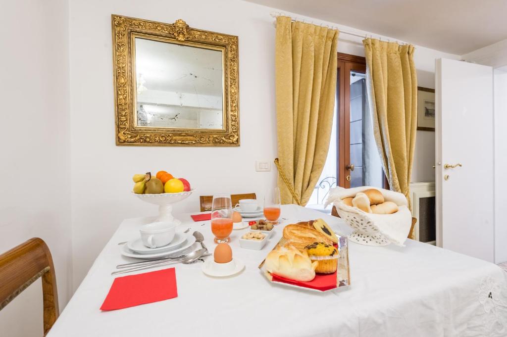 Ca' dei Cuori on the Grand Canal - 11