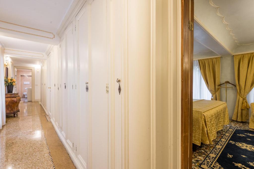 Ca' dei Cuori on the Grand Canal - 14