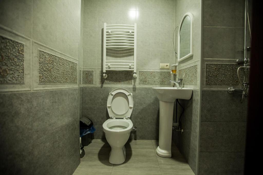 Koupelna v ubytování Guest House Didis