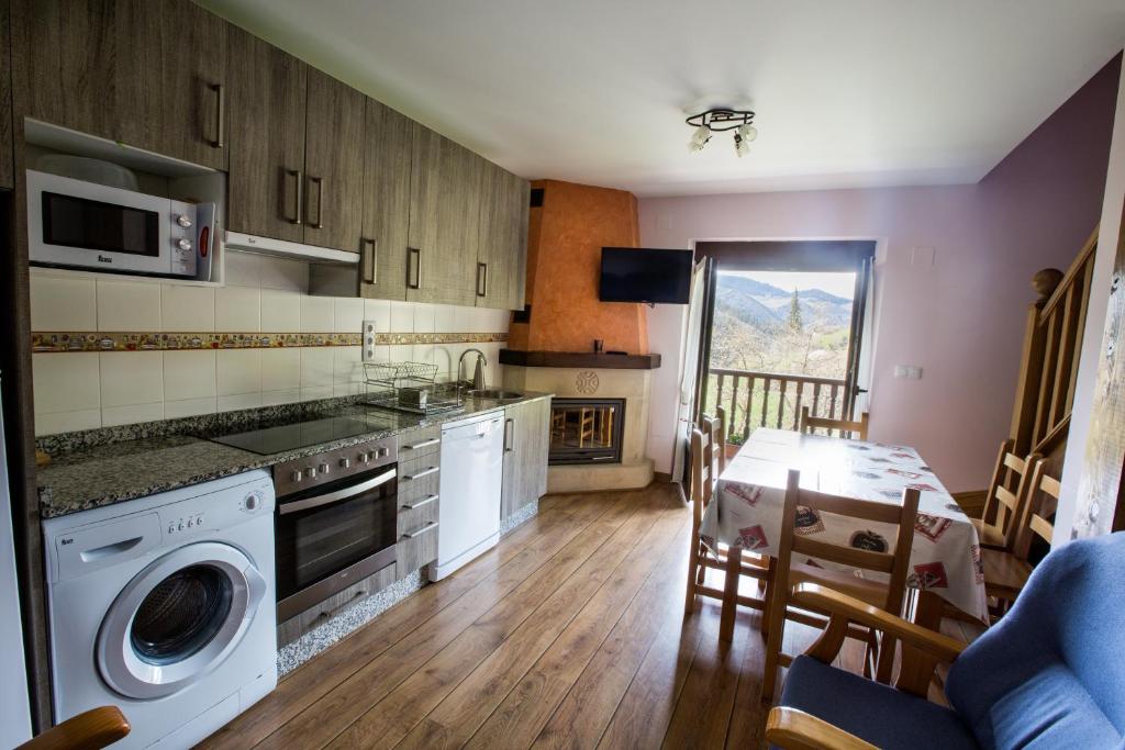 Una cocina o zona de cocina en La Dobra de liebana