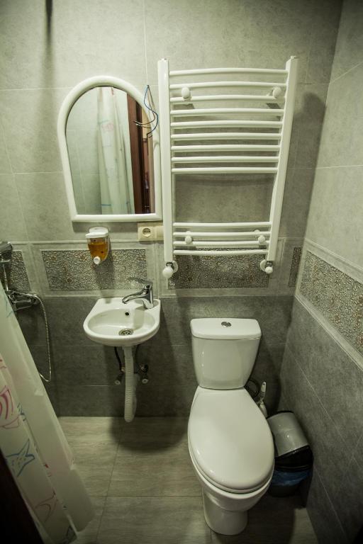 Koupelna v ubytování Guest House Didis