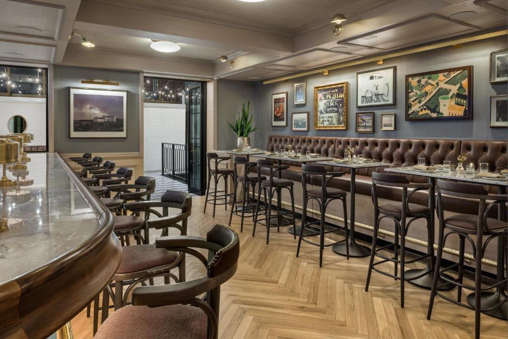 Posezení v ubytování Merrion Row Hotel and Public House