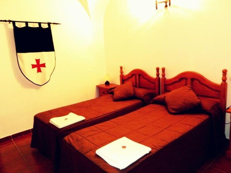 La Casa de los Templarios - Twin Room With Two Extra Beds
