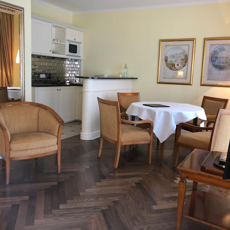 Kuchyň nebo kuchyňský kout v ubytování Hotel Scherf