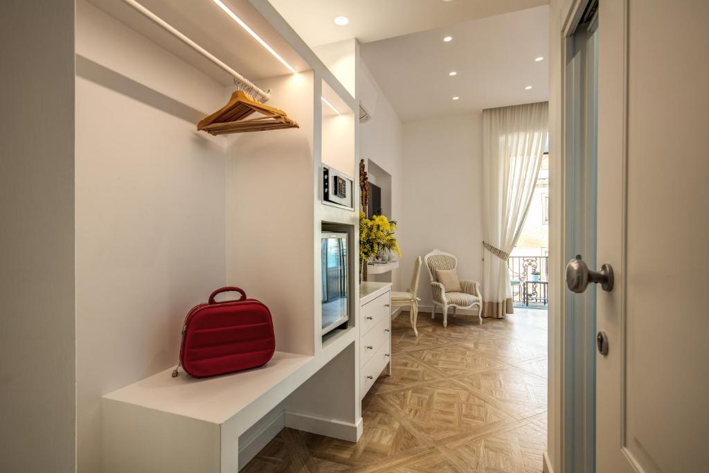 Sorrento Square Suites - 7