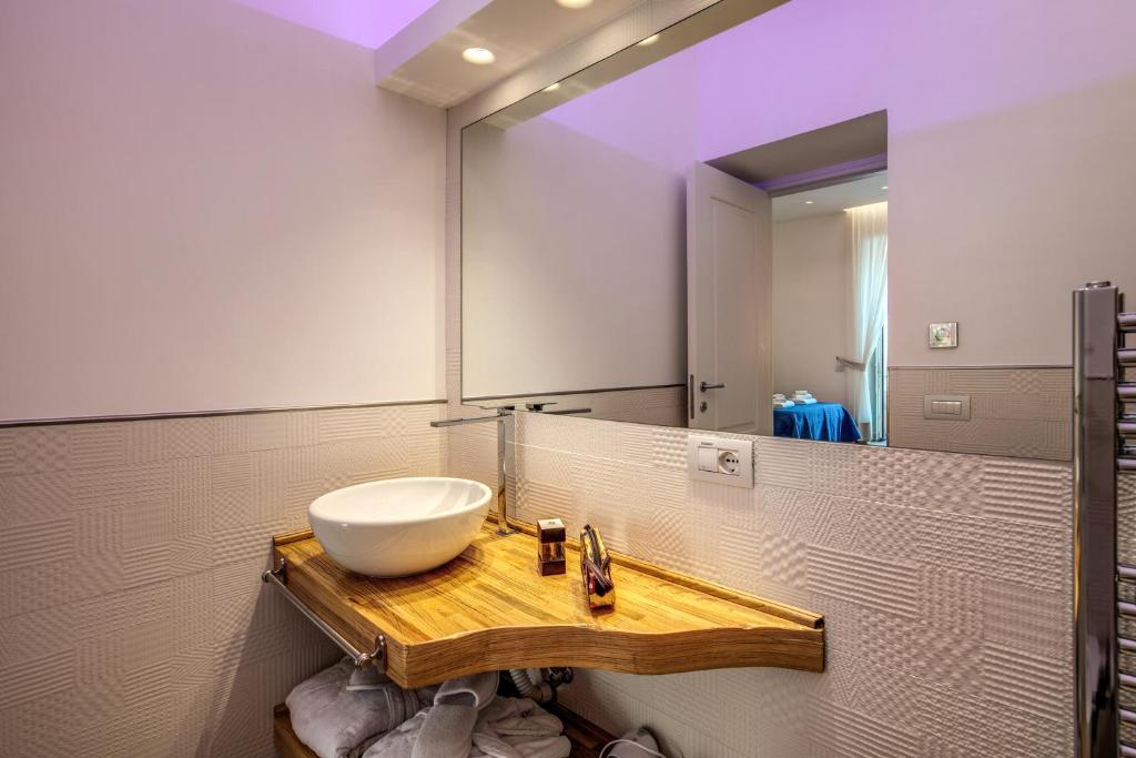 Sorrento Square Suites - 10