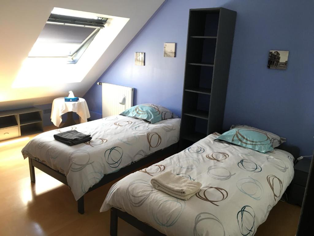 Chez Christophe et Cécile sur le circuit des 24 heures du Mans - Basic Triple Room With Shared Bathroom