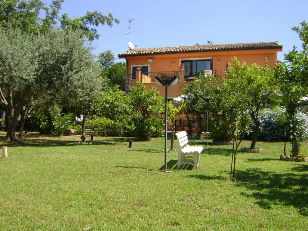 Ogród w obiekcie B&B Villa Maria Giovanna