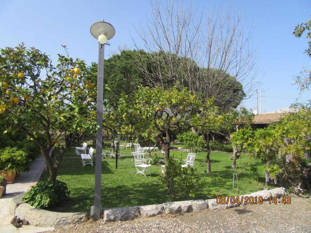 Ogród w obiekcie B&B Villa Maria Giovanna