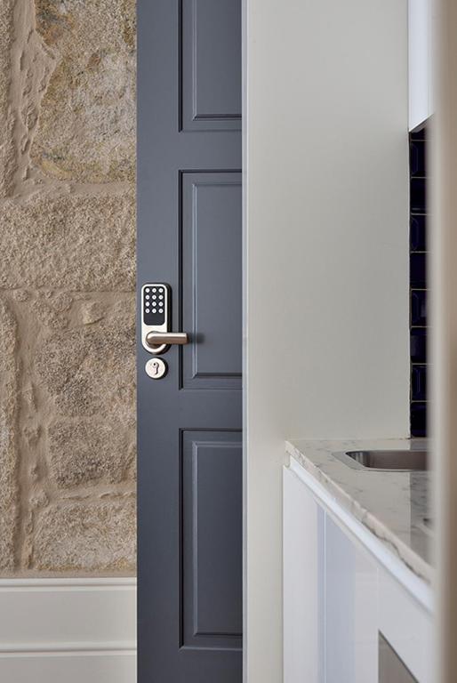 Mayor's Apartments - 12