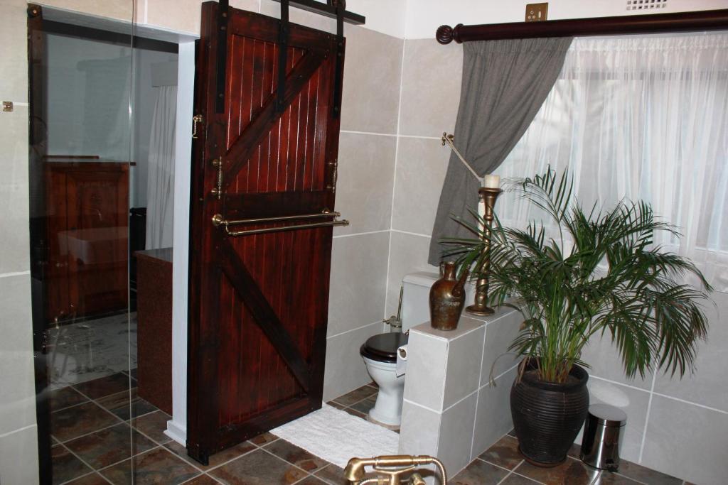 The Sabie Town House Guest Lodge - Deluxe Suite