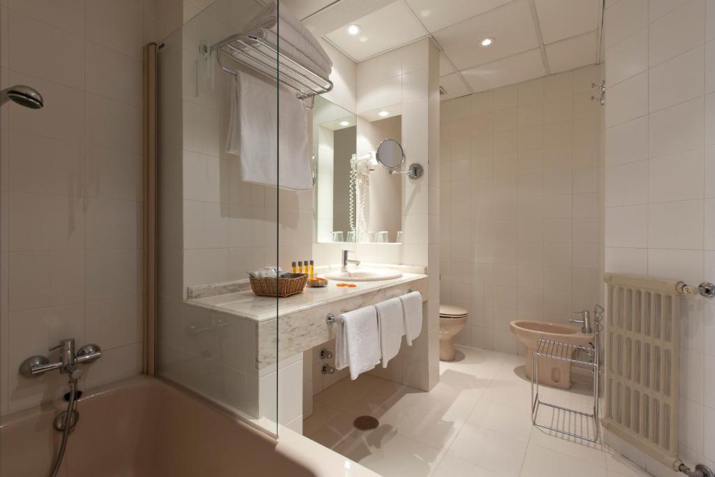 Hotel Moderno Puerta del Sol - 19