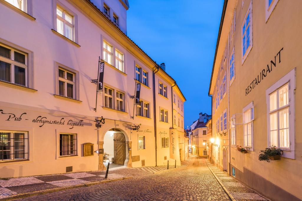 MOOo by the Castle - Resim 44