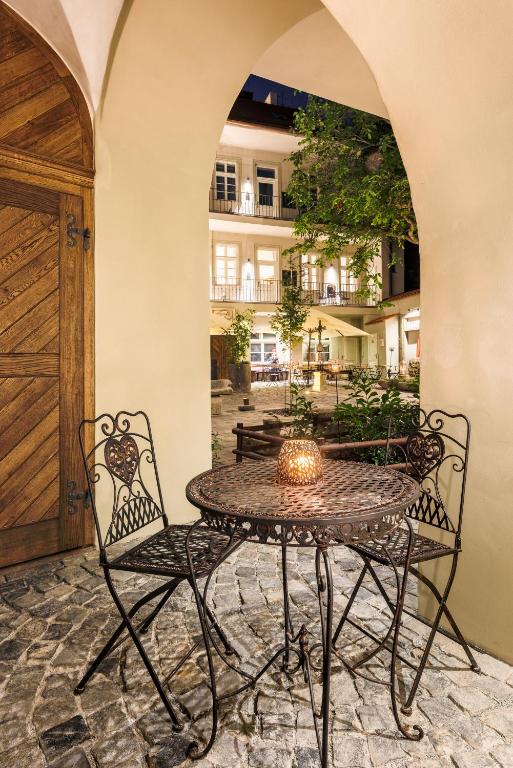 MOOo by the Castle - Resim 31