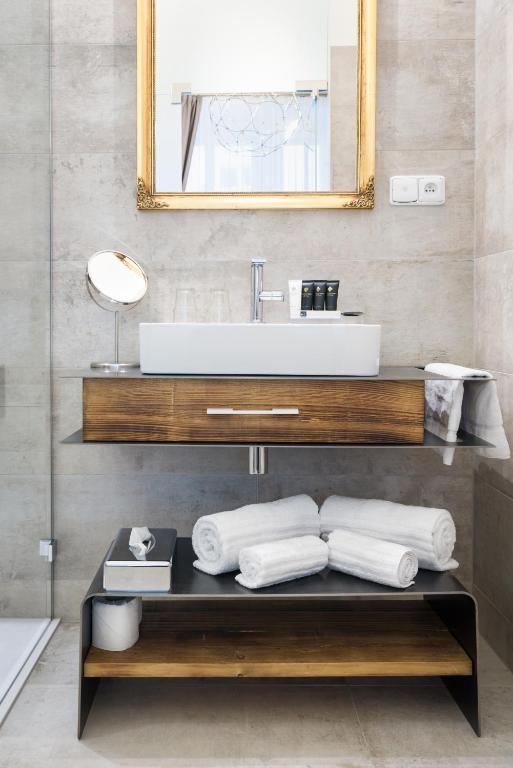 MOOo by the Castle - 12