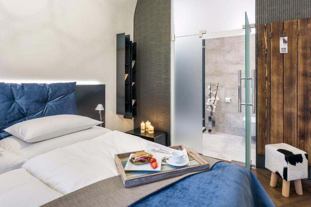 MOOo by the Castle - 3