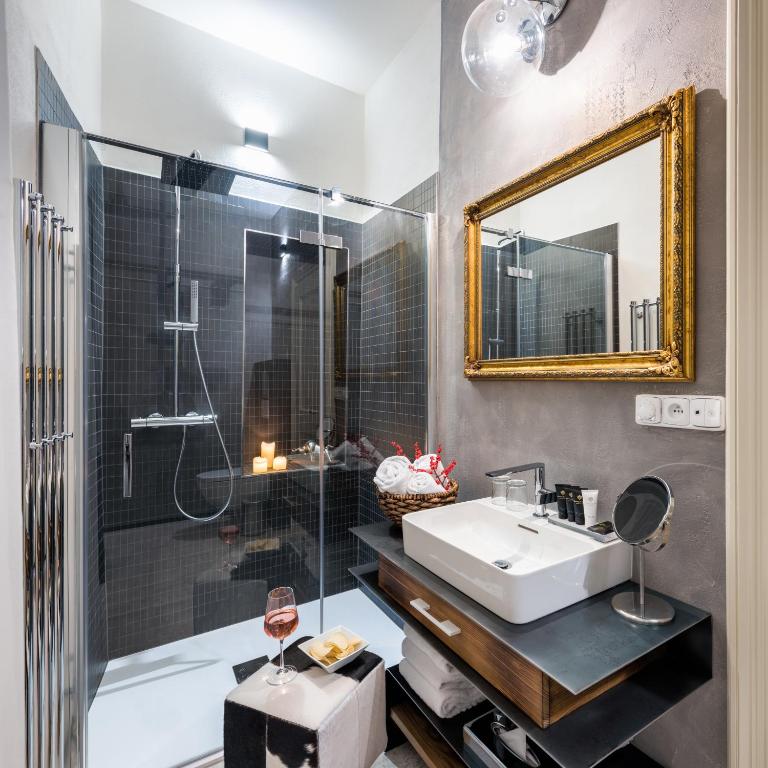 MOOo by the Castle - 8